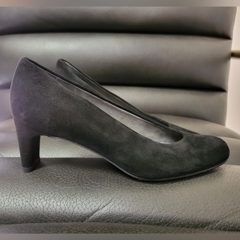 Black Suede Stuart Weitzman Women’s Pumps Size 6.5